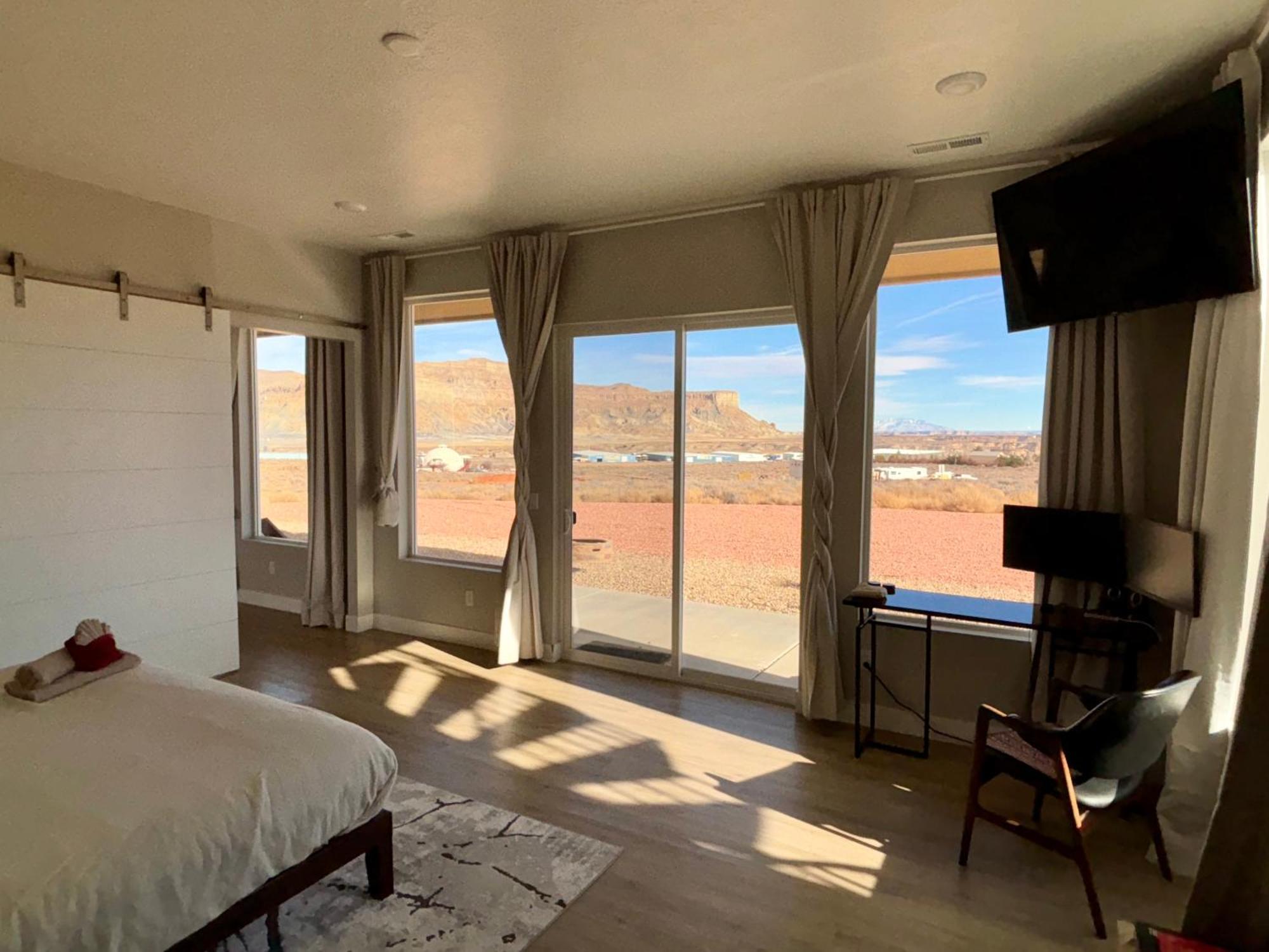 Page Arizona Border Town- Crimson Suite, Desert Canyon Getaway With Views Big Water Ngoại thất bức ảnh