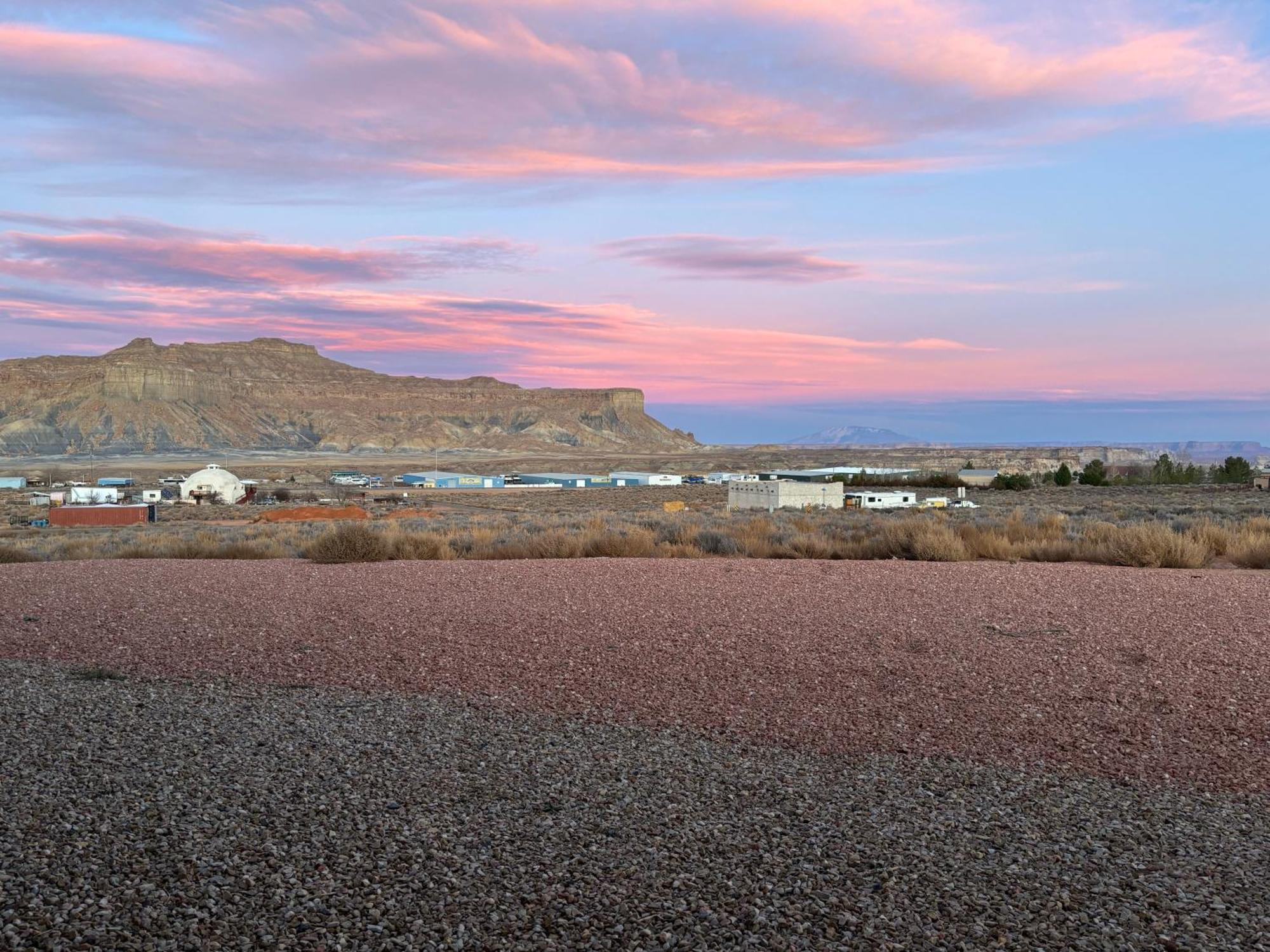 Page Arizona Border Town- Crimson Suite, Desert Canyon Getaway With Views Big Water Ngoại thất bức ảnh