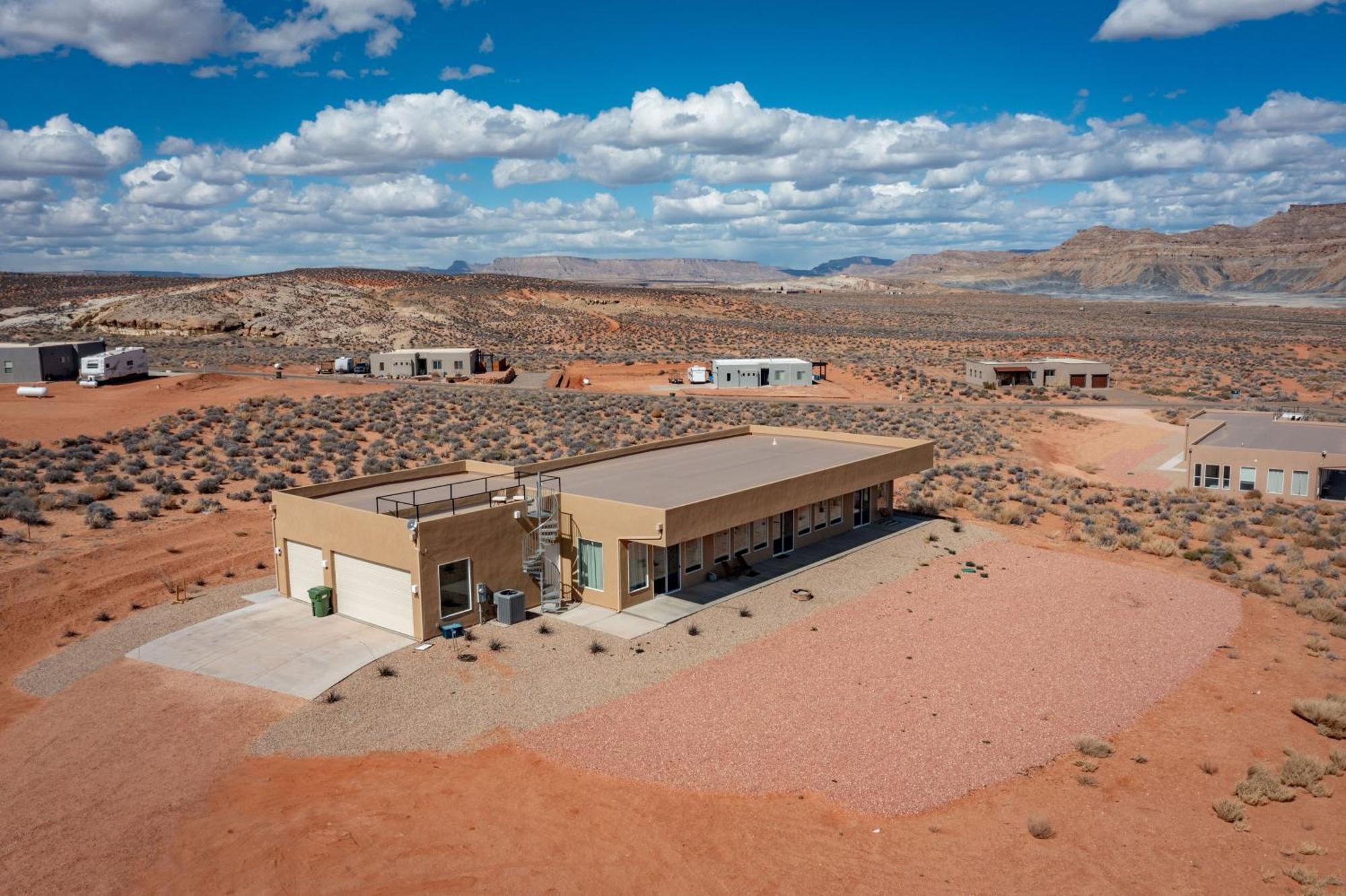 Page Arizona Border Town- Crimson Suite, Desert Canyon Getaway With Views Big Water Ngoại thất bức ảnh